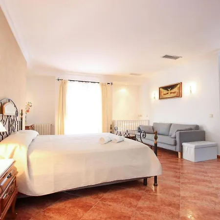 Villa Lovely In Old Town By Renthousing